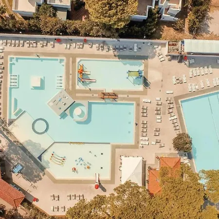 The Charming Marina Village Tipo 3-3 Bedroom 6 Persons *